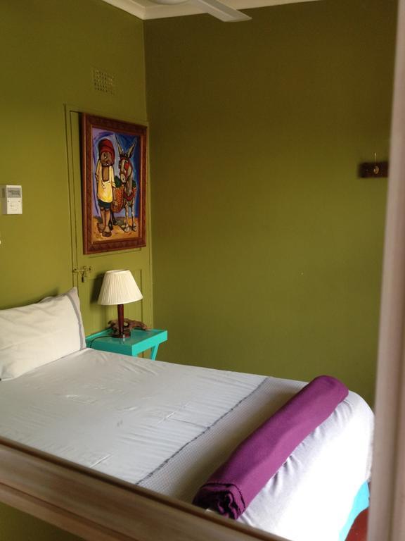 A Pousada Jungle Monkey Backpackers Port Saint Johnʼs Quarto foto